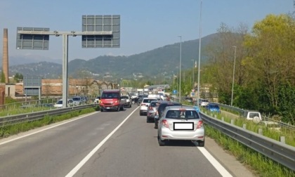 Incidente in galleria ad Albino, lunghissime code sulla statale della Val Seriana