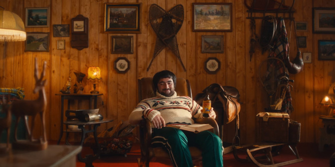 Lo spot della birra Raffo divide i bergamaschi: «Ci dipingono come trogloditi», «È divertente e ironica»