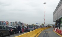 Giro più lungo per i taxi che arrivano a Orio: «Ridicolo per il terzo aeroporto d'Italia»
