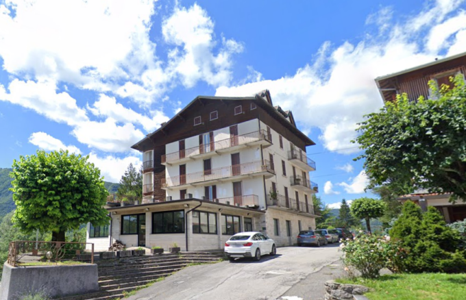 Altro centro per migranti a Taleggio, nell’ex albergo Miravalle