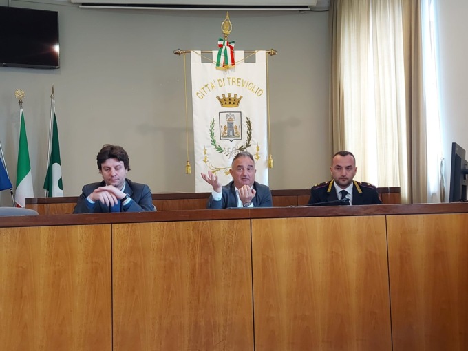Abbandono di rifiuti a Treviglio, quaranta indagini in corso: diversi responsabili verranno chiamati al Comando