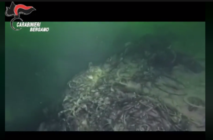 Lago d’Iseo, scarti rilasciano plastiche e amianto: servono due milioni per rimuoverli