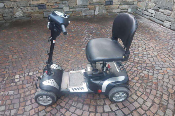 Rifiutato l’imbarco del suo scooter per disabili: niente volo da Orio per una lecchese