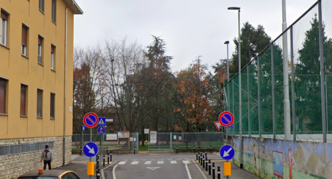 Lavori in corso in via San Francesco a Bergamo, poi si passerà in via Cantù