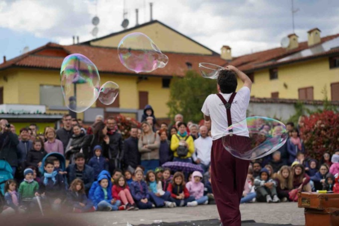 Magie al Borgo: il Festival Internazionale d’Arte di Strada ritorna a Costa di Mezzate