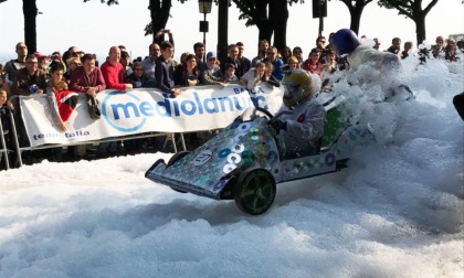 Quattro ruote e mille bolle di sapone: sulle mura domenica c’è il Soap Box Rally