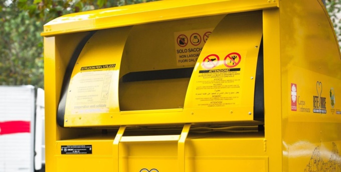 Scoperta l’identità del giovane morto nel cassonetto a Canonica: si tratta di un 23enne rumeno