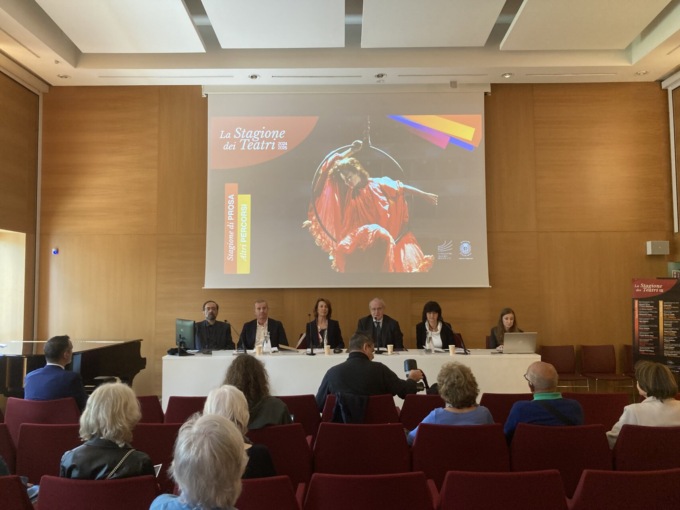 Teatro Donizetti, ecco Stagione di Prosa e Altri Percorsi 2024/2025: spettacoli e artisti