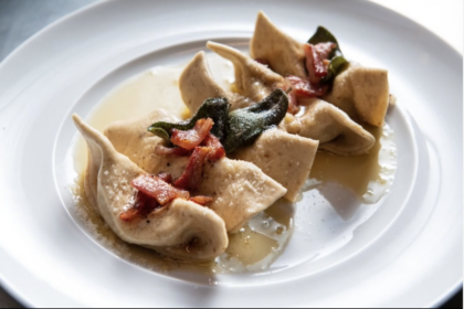 Ottobre ci riserva anche i deliziosi “bertù”, ravioli a forma di orecchie d’asino