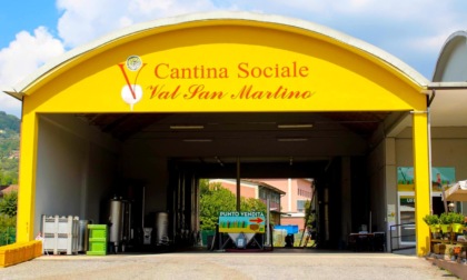 La Cantina Val San Martino festeggia 65 anni con una cena cantata, sotto la grande volta