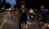 Bergamo diventa un museo (notturno) a cielo aperto, da visitare in bici: torna VeloNotte