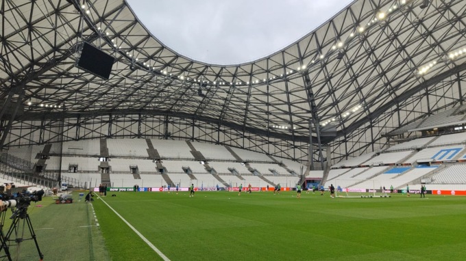 In campo al Velodrome, un gioiello da 67 mila posti che sarà un catino infuocato