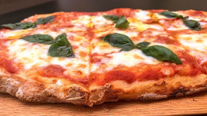 All’alberghiero di Nembro, pinsa gourmet per combattere il tumore al seno