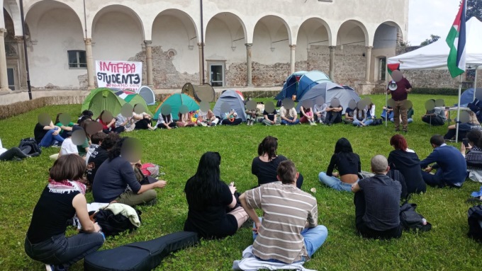Terzo giorno di protesta per i filopalestinesi in università: «Dall’ateneo nessuna azione concreta»