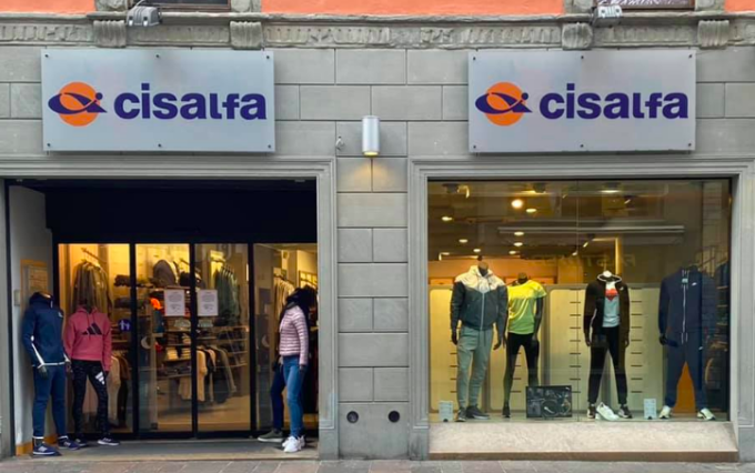 Cisalfa di via XX Settembre chiude per qualche mese, ma a ottobre riaprirà rinnovato