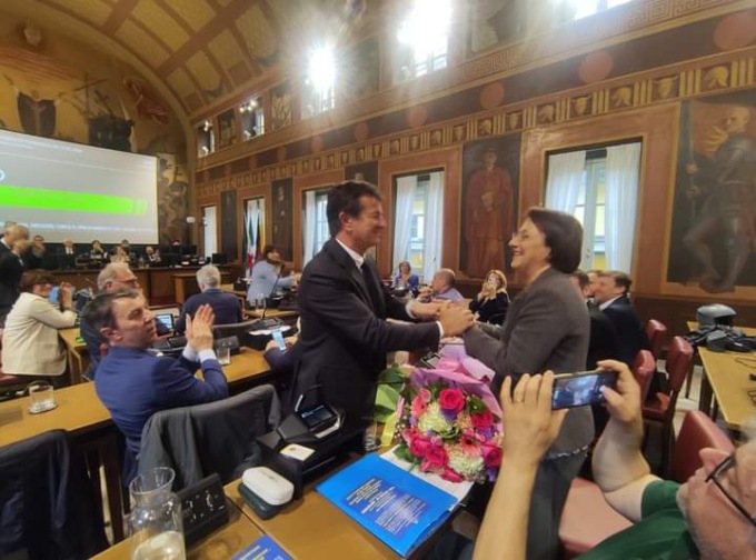 Sciogliete le righe in Consiglio comunale a Bergamo: Gori commosso, Pecce anche