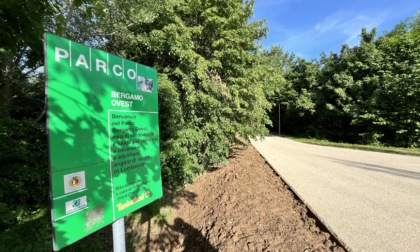 A due anni dall’inaugurazione, il Parco Ovest è già tutto imbrattato: scritte e “tag” su panchine, sottopassi e giochi