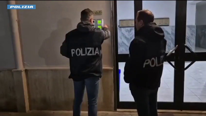 Estorcevano denaro con finte accuse di pedopornografia, sgominata una banda nella Bergamasca