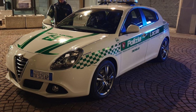 In fuga tra fango e campi a Treviglio: preso uno, l’altro identificato. Denunciati entrambi