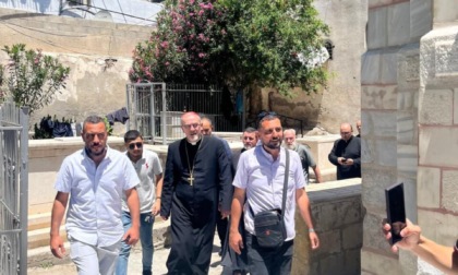 Il patriarca di Gerusalemme, il bergamasco Pierbattista Pizzaballa, in visita nella Striscia di Gaza