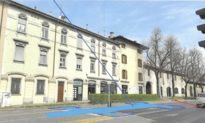 Una gru di 90 metri per tre giorni in via Frizzoni a Bergamo: strada chiusa tra il 28 e il 30 giugno