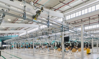 Bianchi inaugura la nuova fabbrica: «Il nostro futuro comincia da qui»