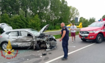 Scontro frontale sulla provinciale della Val Seriana: ferite due bambine. Traffico in tilt