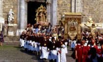 A Gandino è festa grande per la Confraternita nella chiesa di Santa Croce restaurata