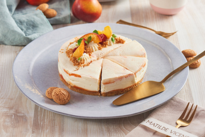 Cheesecake con pesche: un dolce fresco e delizioso