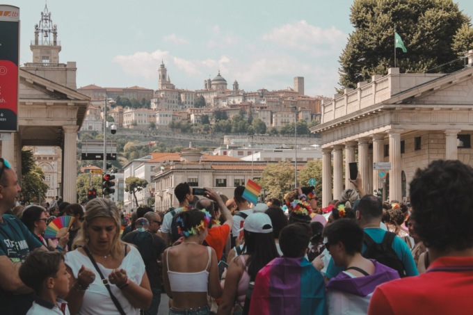 Bergamo Pride risponde al Comune: «Un’offesa essere accusati di antisemitismo»
