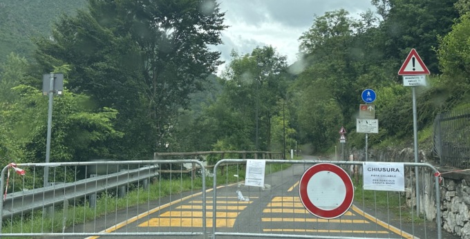 Zogno, si aggrava la frana: pista ciclopedonale chiusa fino a data da destinarsi