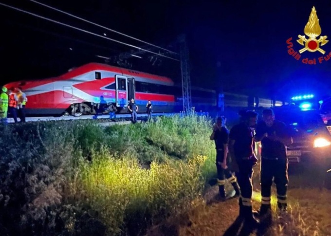 Senza elettricità e caldo asfissiante: Frecciarossa fermo per oltre 4 ore a Casirate