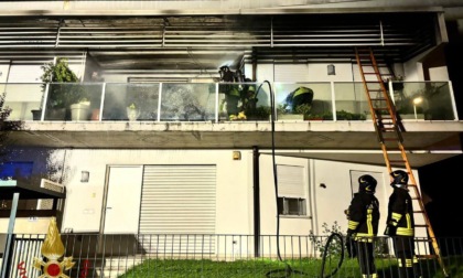 Incendio su un balcone a Sorisole. Fiamme spente