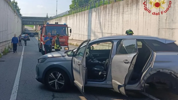 Scontro tra auto a Calcio nel sottopasso di Brebemi: due feriti
