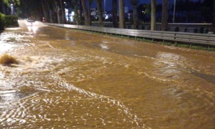 Tubazione rotta in Borgo Palazzo, Circonvallazione (verso le Valli) chiusa almeno fino a sera