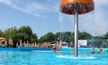 Ufficiale medico della Finanza salva una bambina di 3 anni in piscina, ad Antegnate