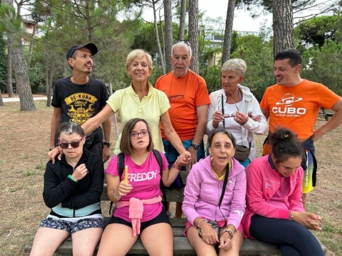 «Diceva che sarebbe tornata dai suoi ragazzi»: Seriate piange la volontaria Luciana