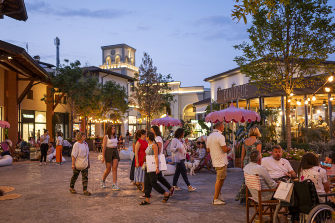 Arrivano le “Summer Nights” tra musica, cibo e saldi al Franciacorta Village