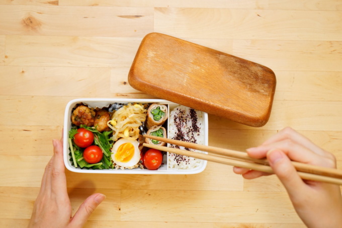 Centri estivi e pranzo al sacco: esempio menù settimanale vario ed equilibrato