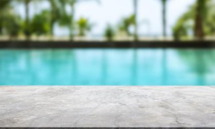 Scoperta piscina abusiva con tanto di spogliatoi a Fara: bloccati i lavori di realizzazione
