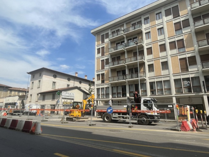 Ancora fermo il cantiere in via Camozzi a Bergamo: trovato un pezzo di Muraine