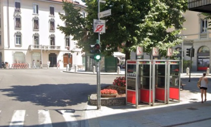 Una delle cabine telefoniche del Coin diventerà una postazione per lo scambio di libri