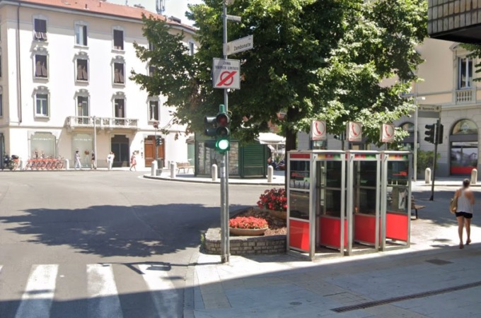 Una delle cabine telefoniche del Coin diventerà una postazione per lo scambio di libri