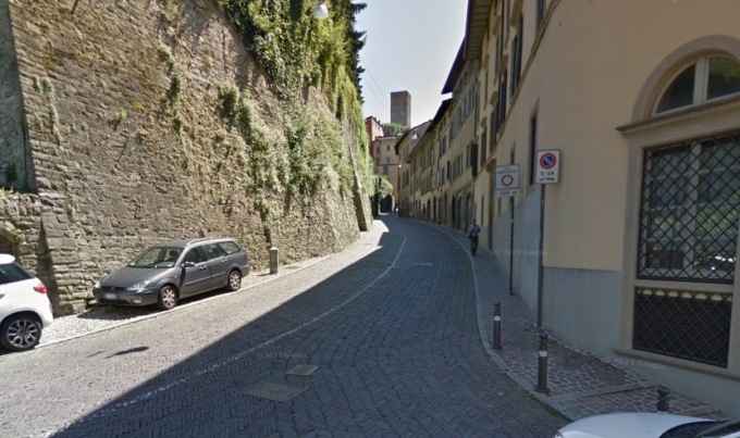 Ztl nelle vie San Lorenzo e Pignolo, rinviata l’attivazione a pieno regime (quindi niente multe)