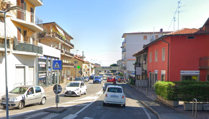 73enne investito da uno scooter in via Marconi a Seriate: la strada chiusa è stata riaperta