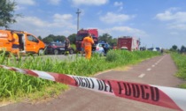 Suv si schianta contro tir a Calusco d'Adda, sulla provinciale: morta donna di 54 anni