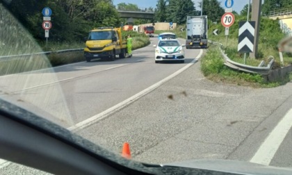 Dopo l'incidente del camion, chiuso anche oggi lo svincolo per Cassinone