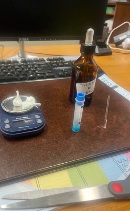 Fermato a Pontirolo per la mancata revisione, dalla tasca gli cadono dosi di cocaina