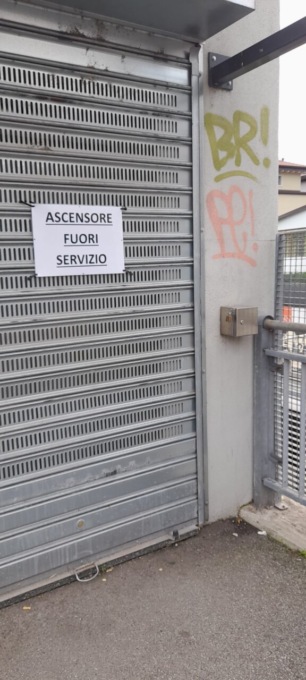 Fermata Teb di Borgo Palazzo, tolte le scale mobili adesso si è guastato pure l’ascensore