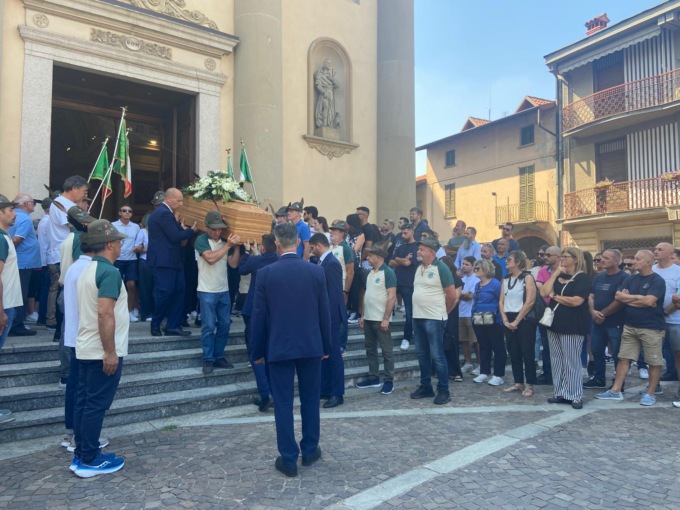 Chiesa gremita a Pontirolo per l’ultimo saluto a Francesco Guarnerio